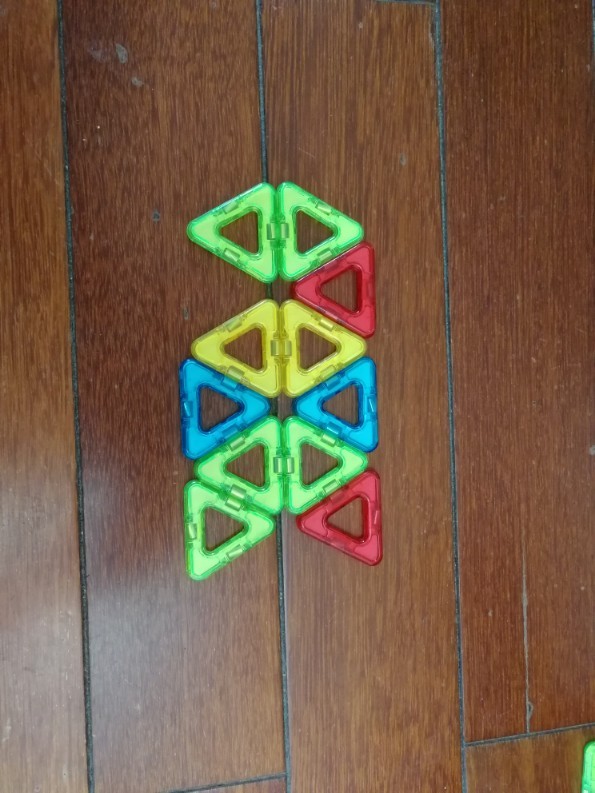 2歲娃的磁力片游