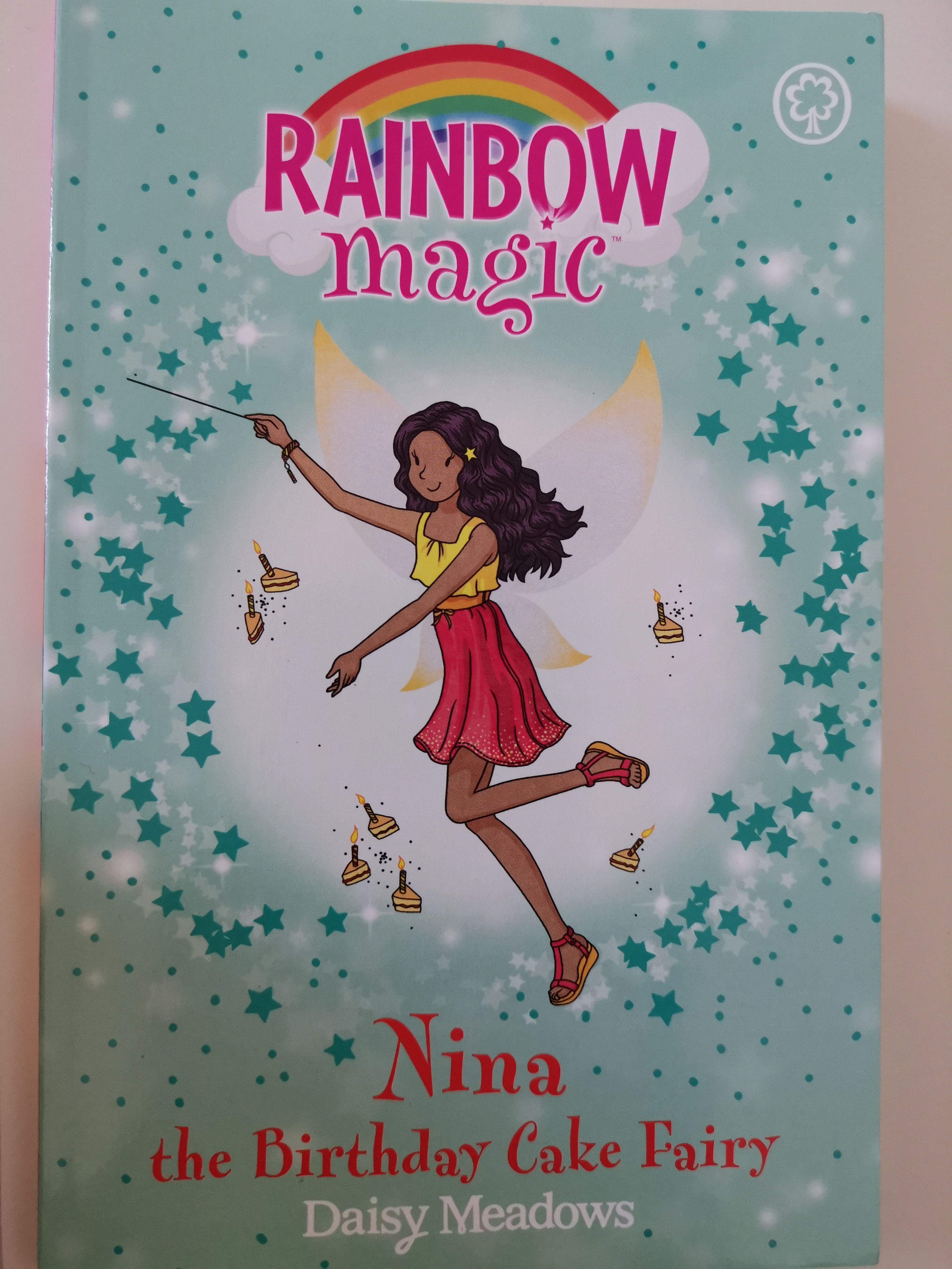 Rainbow magic: Nina the Birthday Cake Fairy