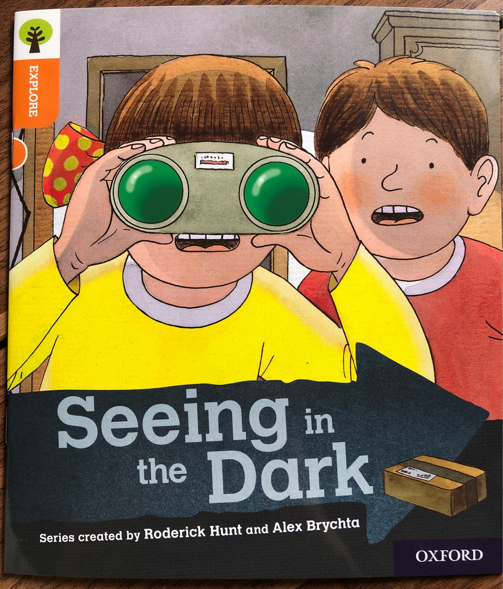 ORT L6 : Seeing in the Dark
(Oxford Reading Tree Explore)(Fiction)