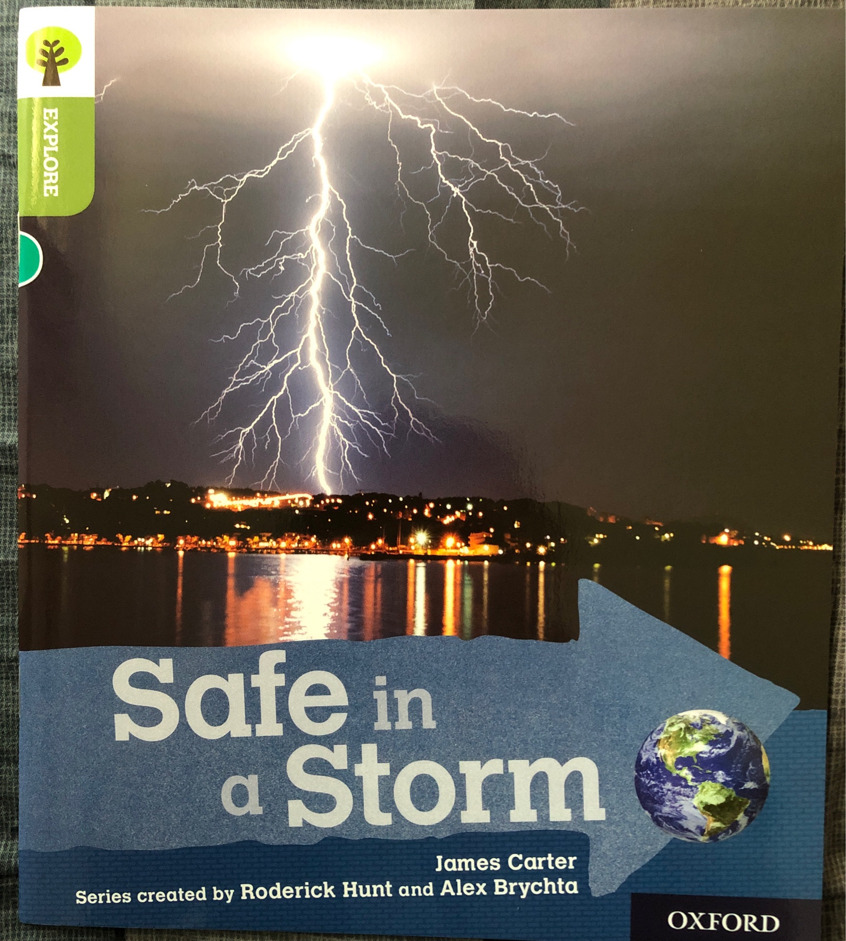 ORT L7 : Safe in a Storm
(Oxford Reading Tree Explore)(Non-fiction)