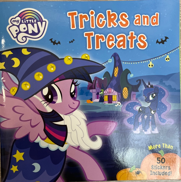 英文原版 My Little Pony: Tricks and Treats小馬寶莉的萬圣節(jié): 不給糖就搗蛋 平裝貼紙