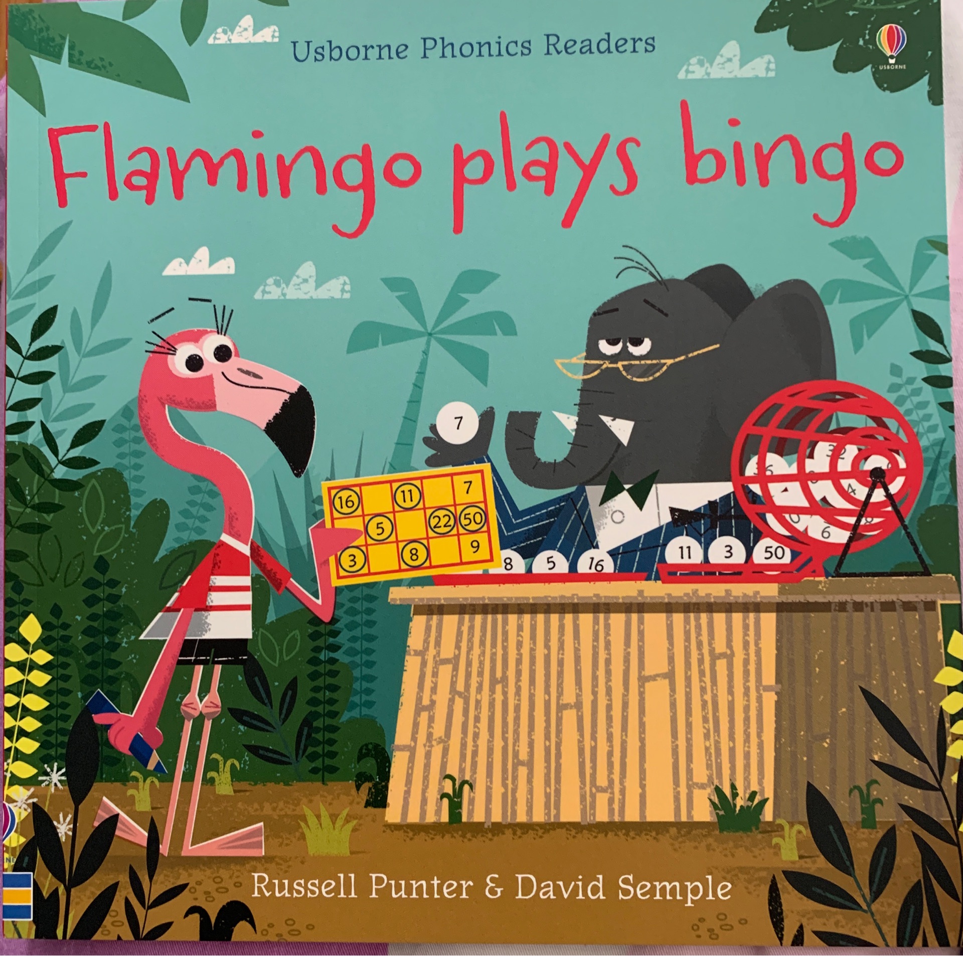 Flamingo plays bingo