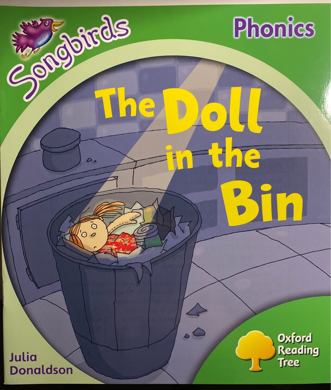 Oxford Reading Tree Songbirds Phonics: The Doll in the Bin