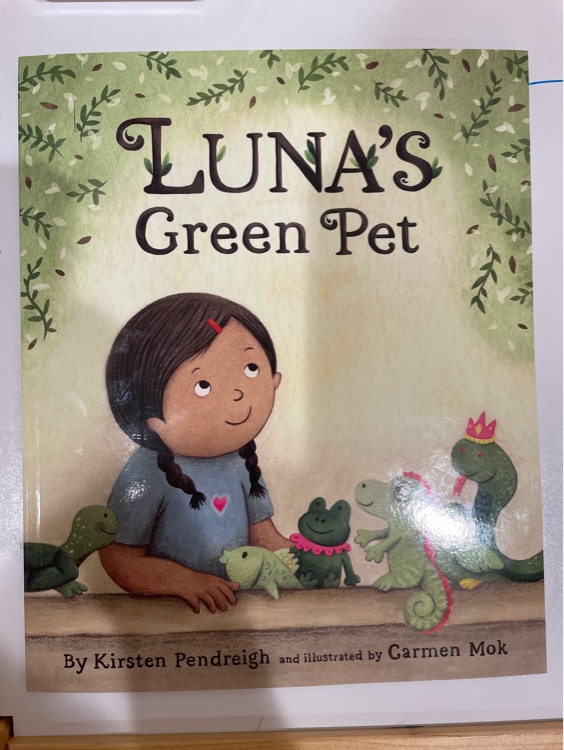 Luna's green pet