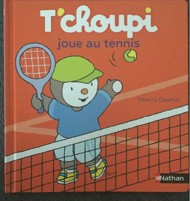 T'choupi joue au tennis