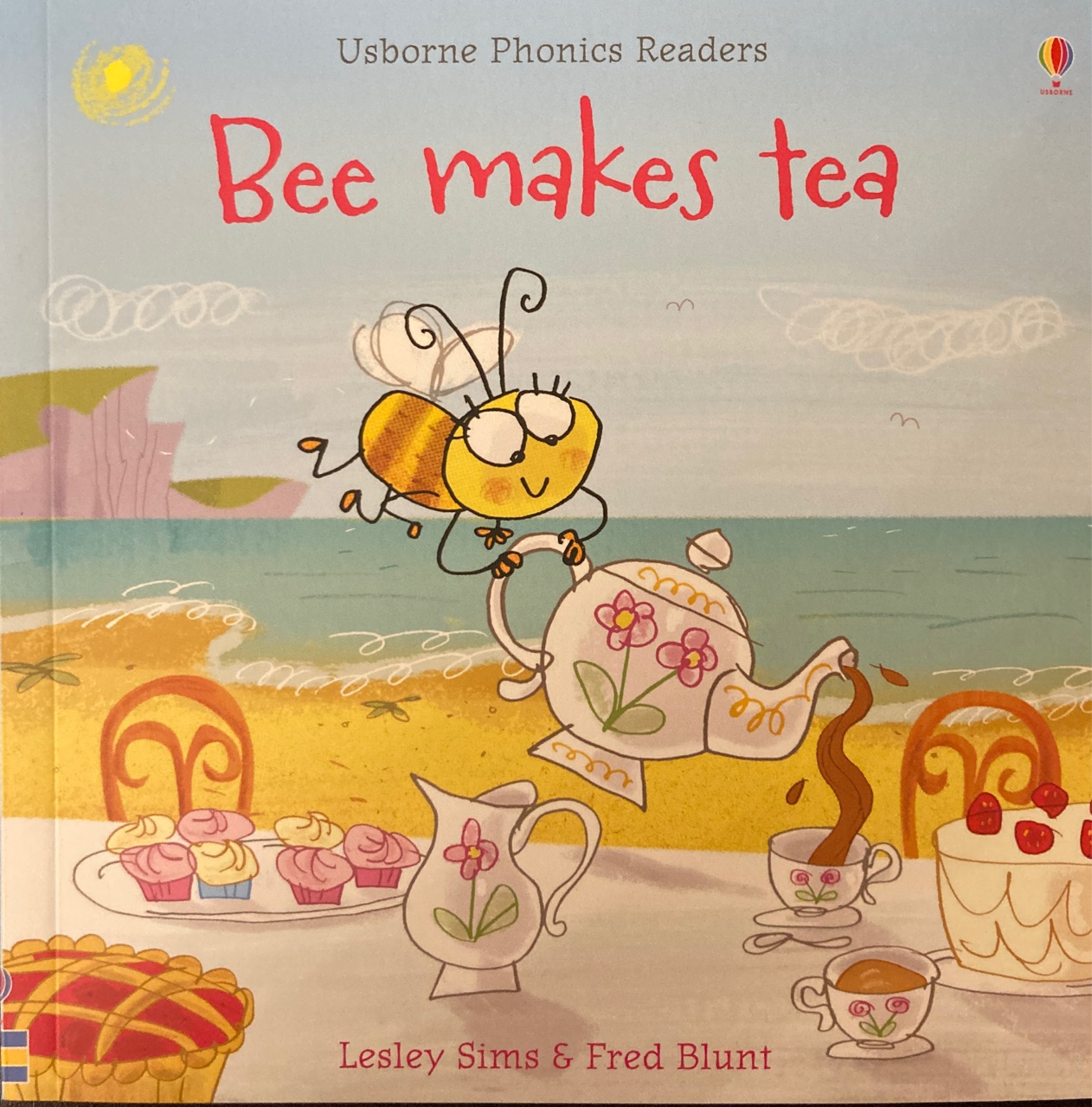 Bee makes tea