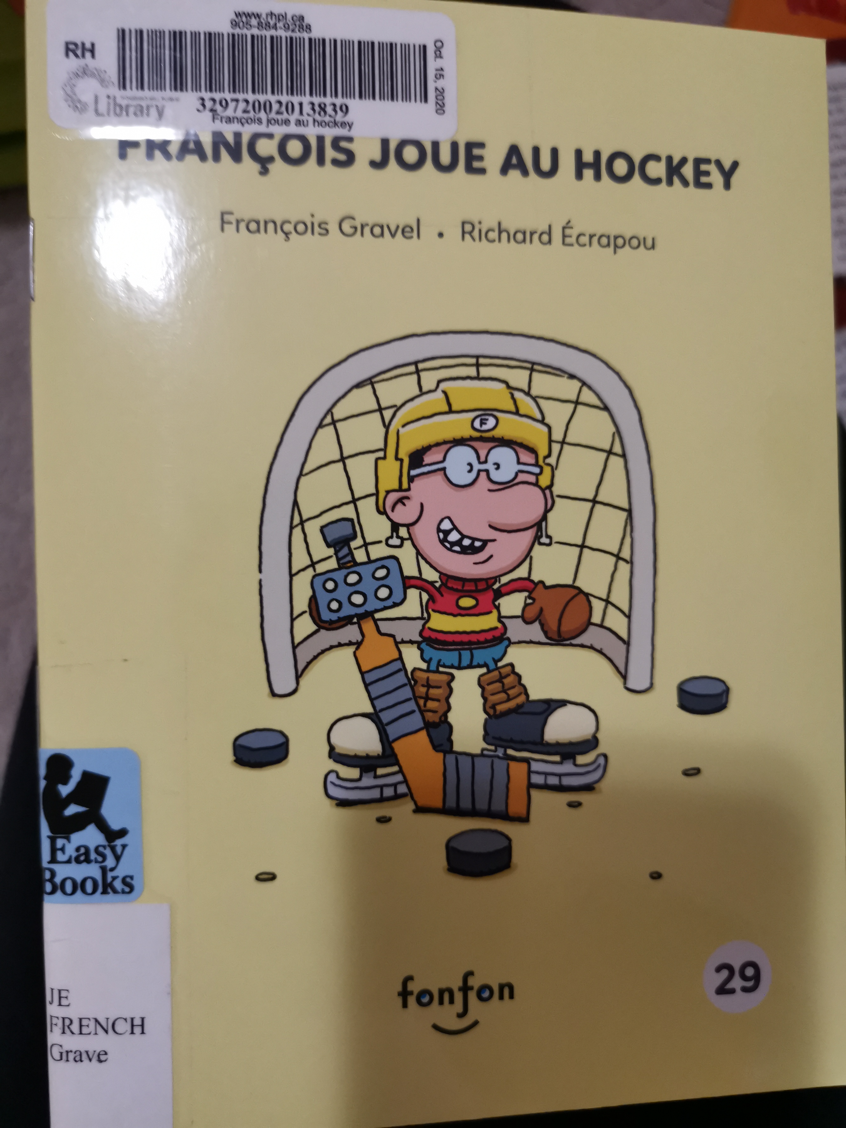 Francois joue au Hockey