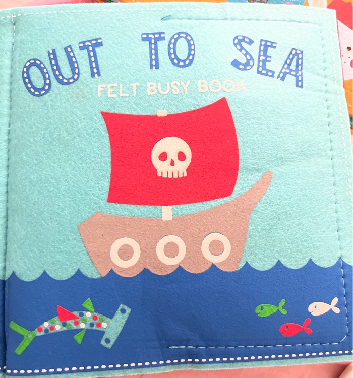 Out to sea 安靜書