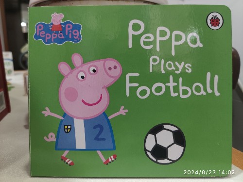 Peppa plays Football