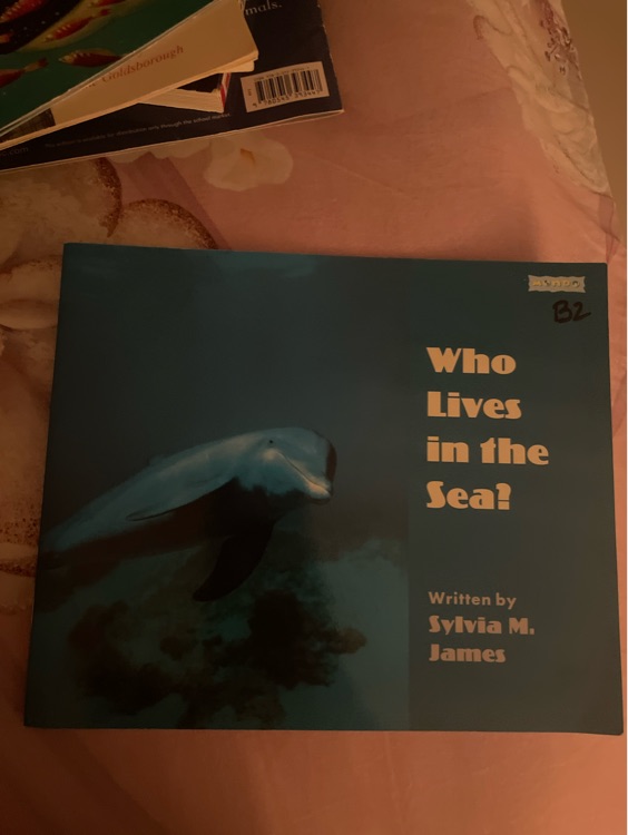 who lives in the sea