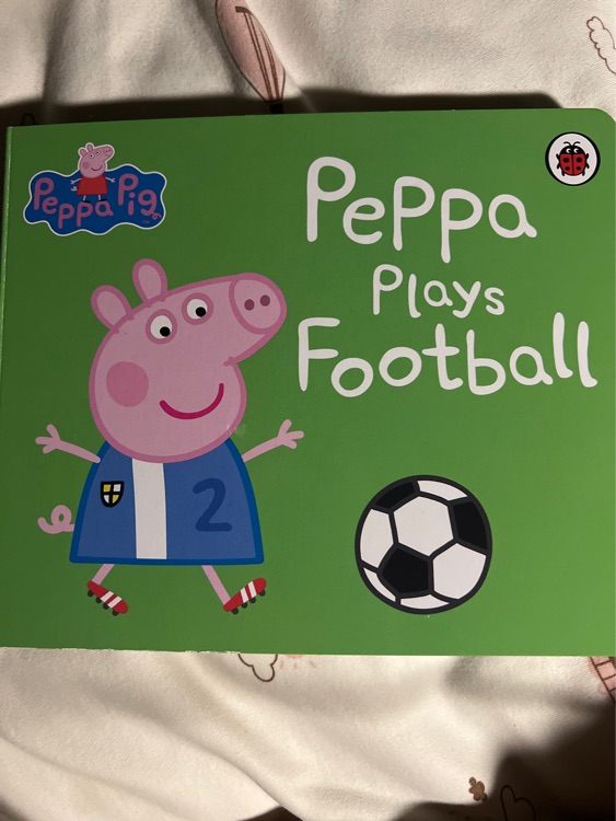 peppa plays football