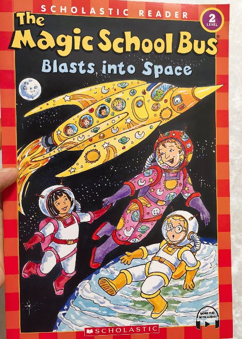 The Magic School Bus: Blasts into Space