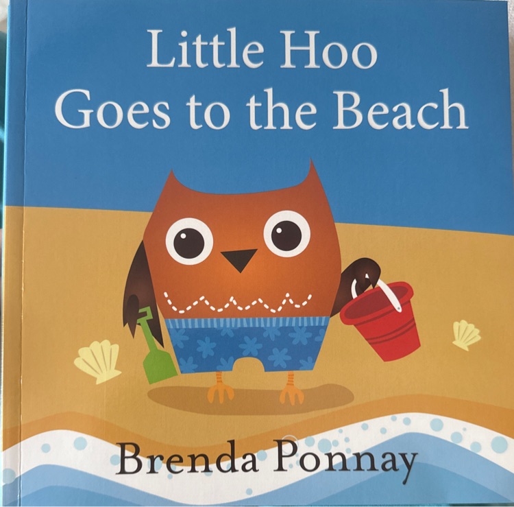 little hoo goes to the beach