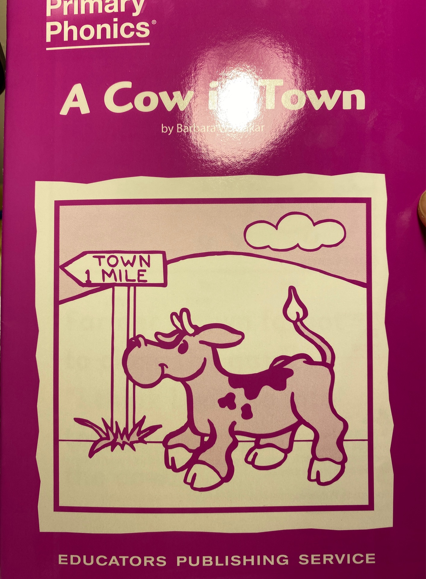 Primary phonics a cow in town