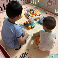家有两个皮夹克