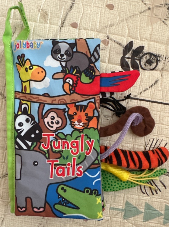 Jungly Tails  尾巴布书