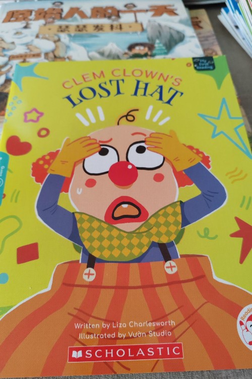 my first reading:clem clown's lost hat