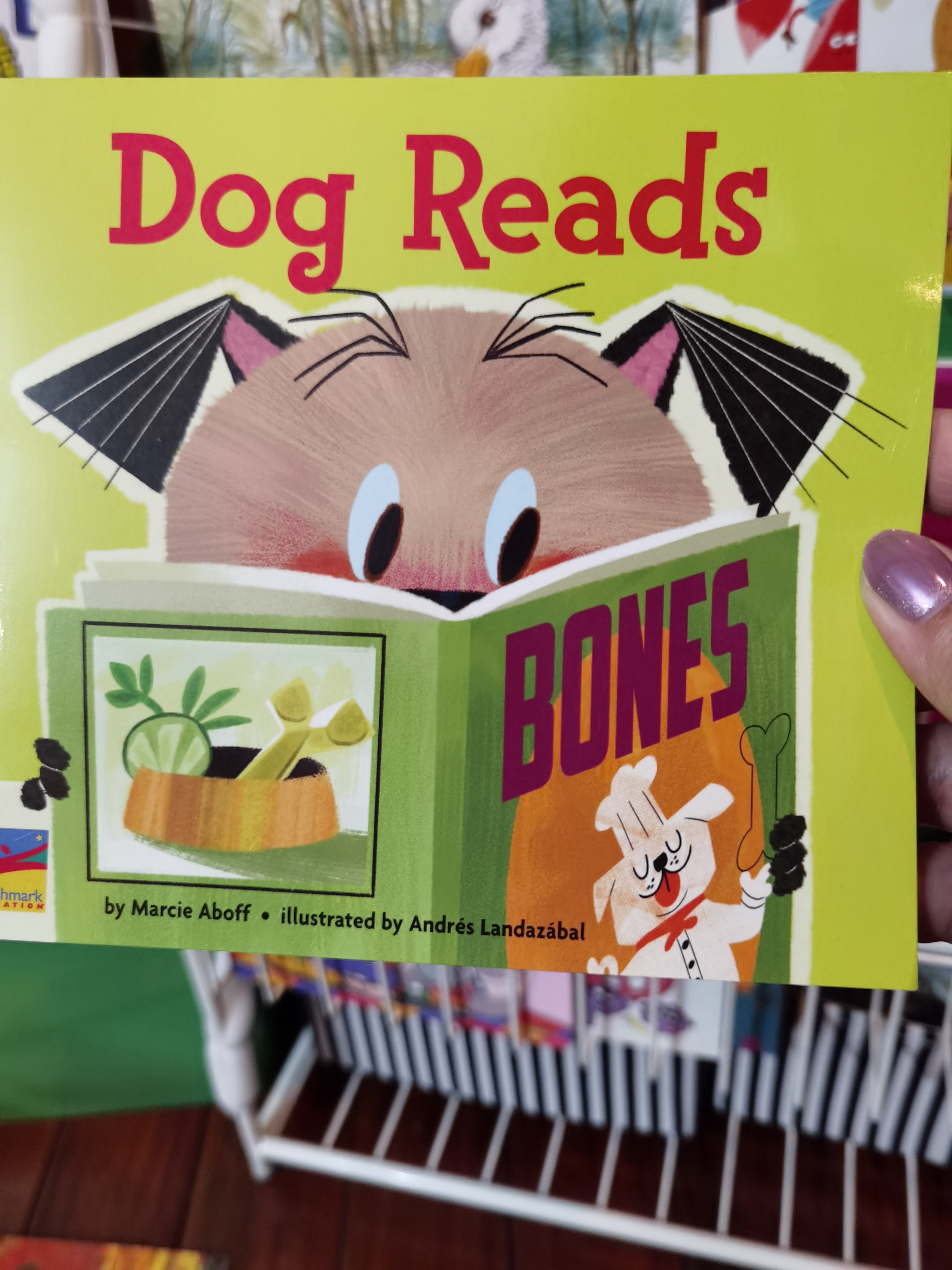 dog reads