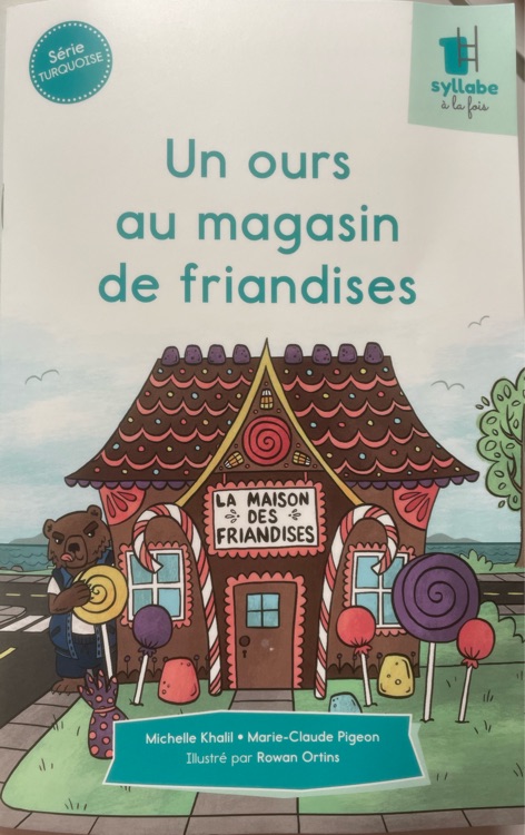 Un ours au magasin de friandises