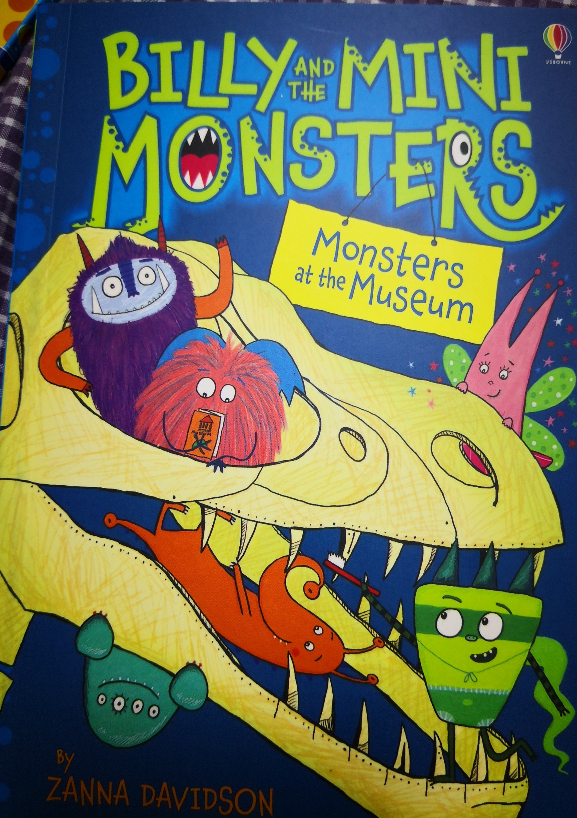 Billy and the Mini Monsters - 7 Monsters at the museum