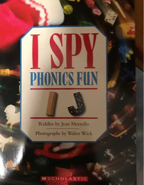 I Spy Phonics Fun: I J