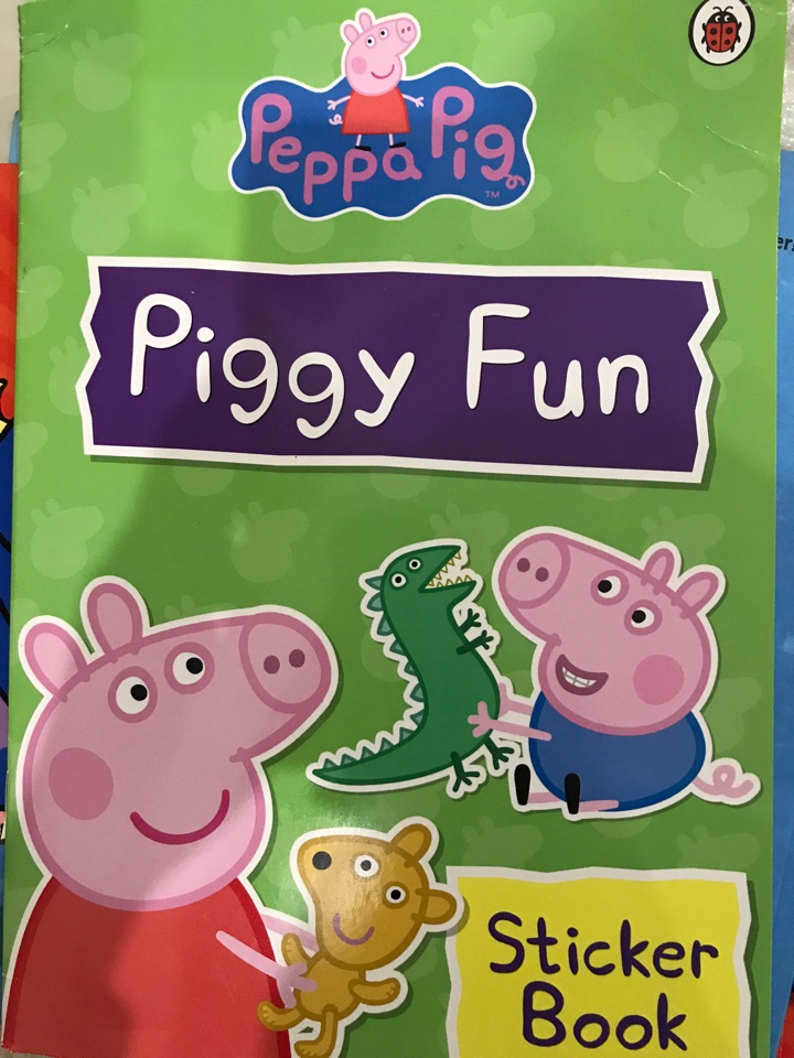 Piggy Fun sticker book