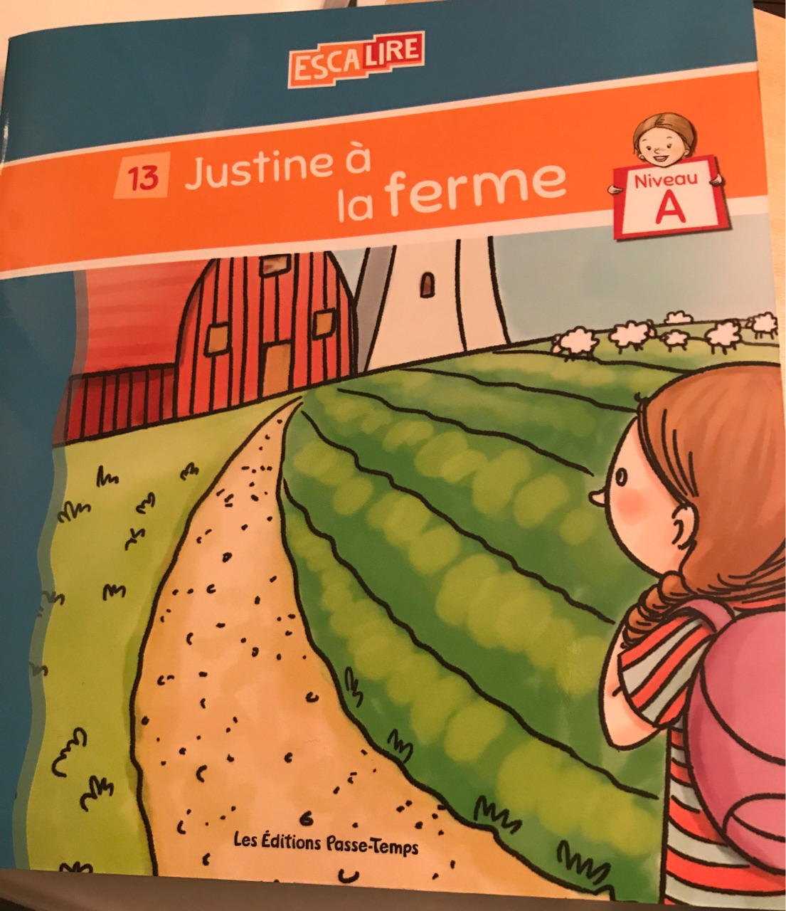 Justine à la ferme (Escalire A-13)