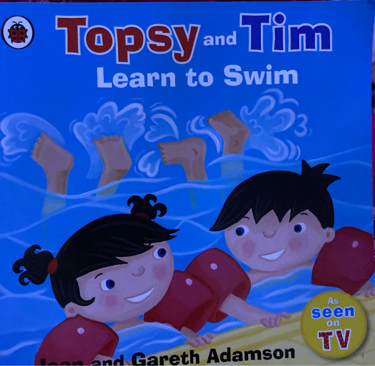 Topsy and Tim learn to swim