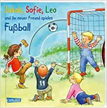 Jakob, Sofie, Leo und ihr neuer Freund spielen Fußball