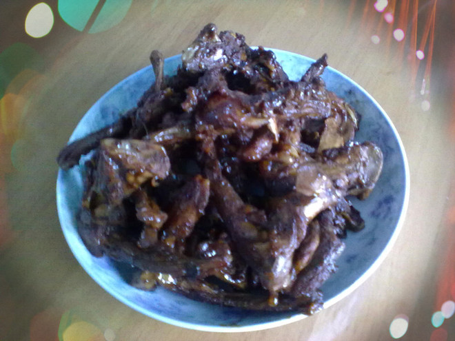鹵味鴨架骨