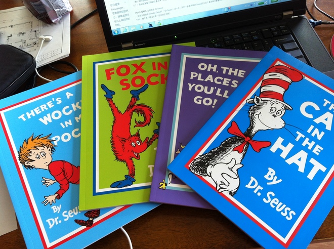 Dr. Seuss<font c