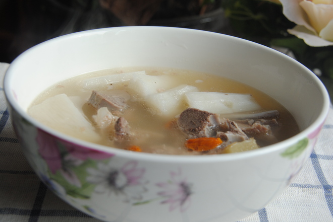 冬季食补:枸杞淮山药排骨汤 - 小花生