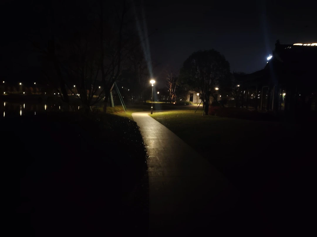 厚脸皮籽籽2025.1