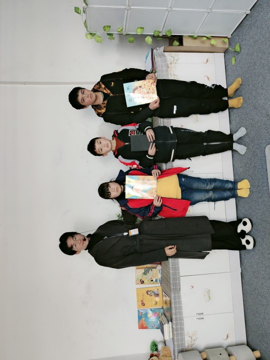 Holiday Story Cl