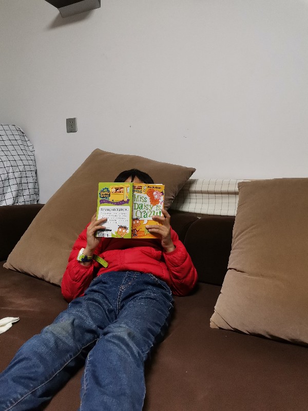 孩子開始看瘋校了