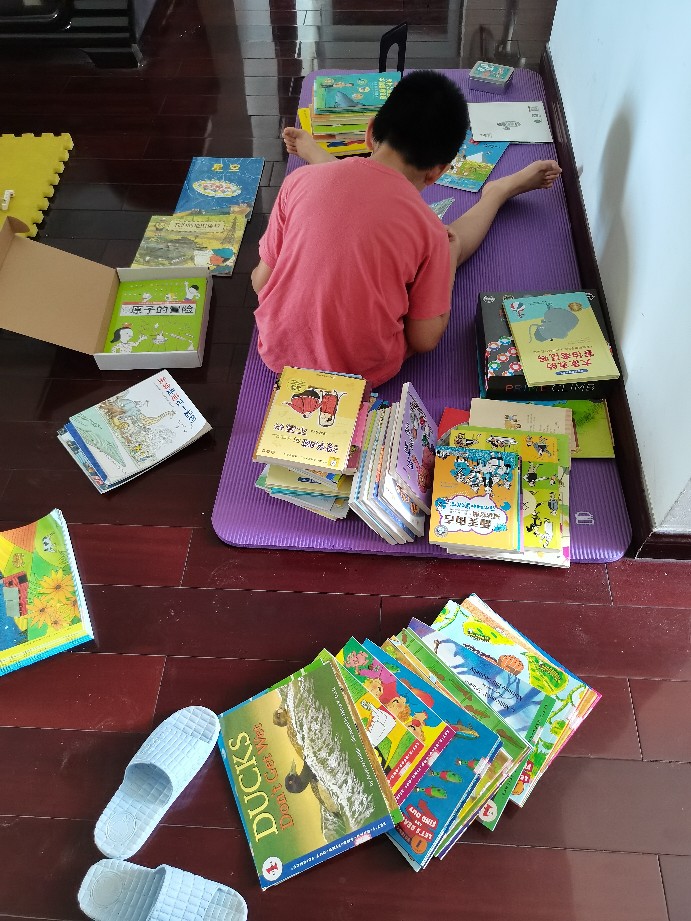 收拾書架，斷舍離